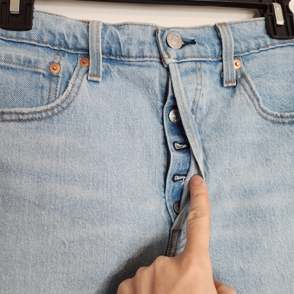 Levi’s Premium 501 Logo High Rise Jean Shorts Light Wash Size 31 - Picture 6 of 12